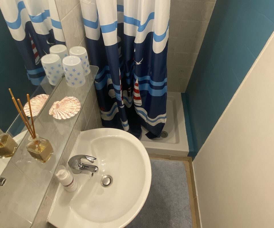 salle de bain chambre Bateau aux Lauriers Roses