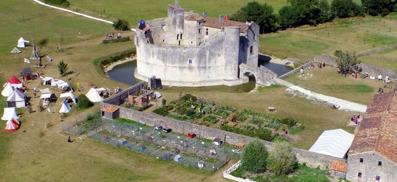 15.chateau-fort-de-st-jean-d-angle-01