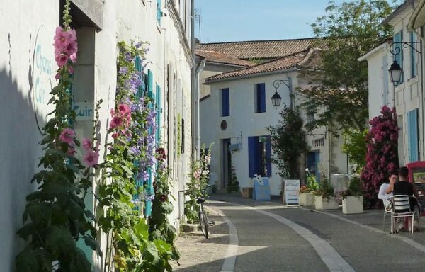 Mornac ruelle- Train des Mouettes-cyclotourisme-Marennes-Logis