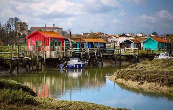 Mornac ruelle- Train des Mouettes-cyclotourisme-Marennes-Logis